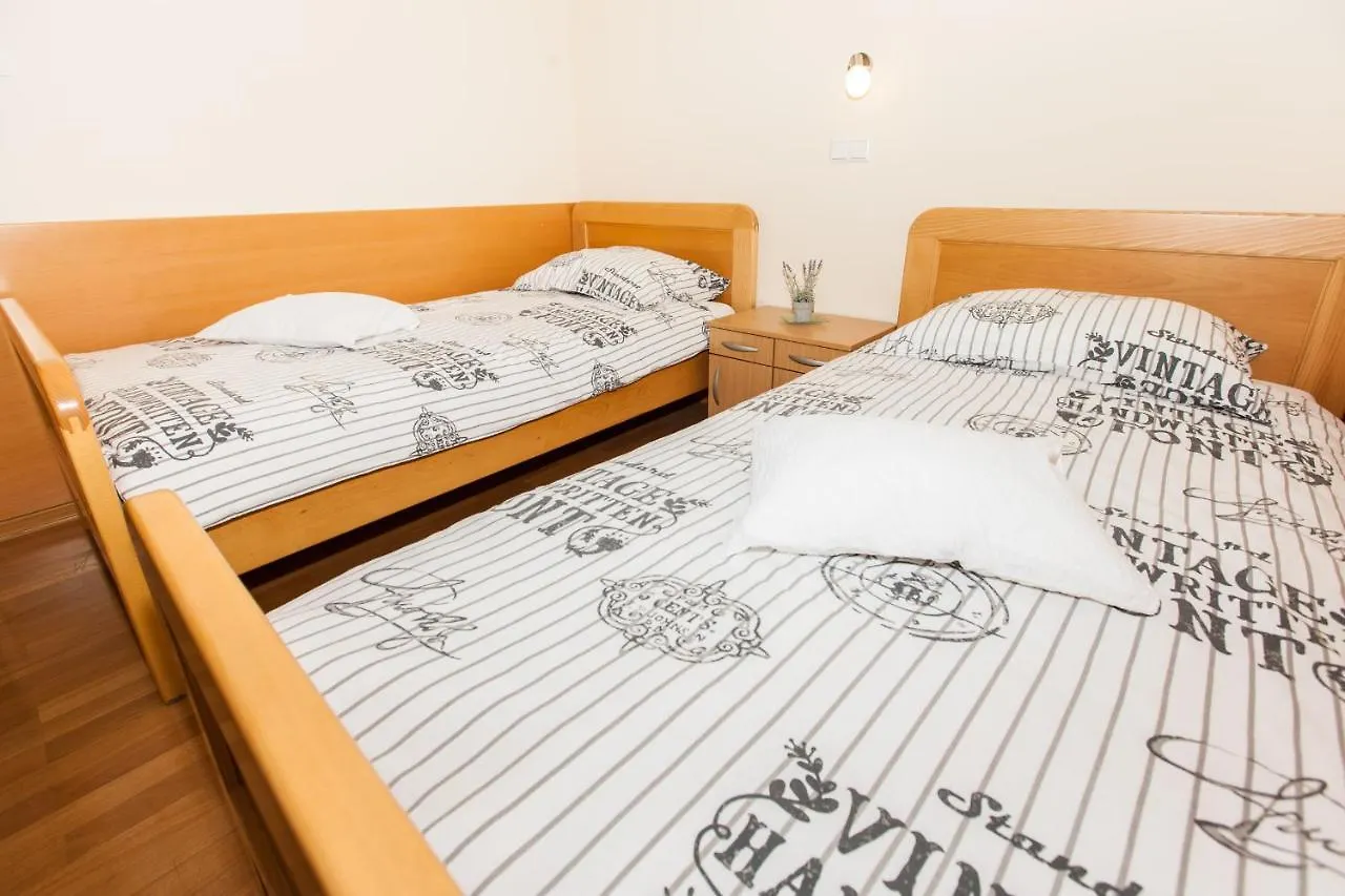 B&B Pansion Vago Malinska Maison d'hôtes