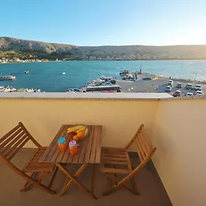https://apartmani-jadran-pag-island.hotelinzadar.com