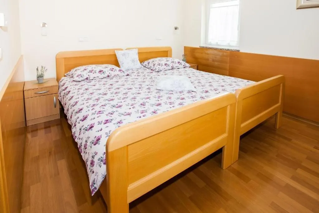 Guest house B&B Pansion Vago
